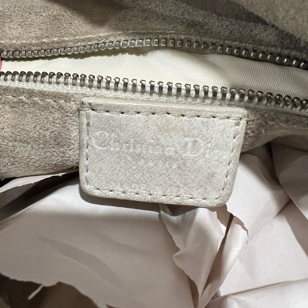 👜 Dior Avenue Bag - FIXER UPPER - Luxury Handbag Giveaway - Picture 10 of 15